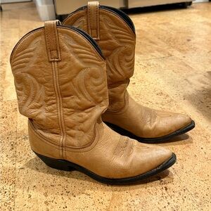 Cowgirl Boots Size 9 Light TAN Mid Calve Soft leather Rodeo Western